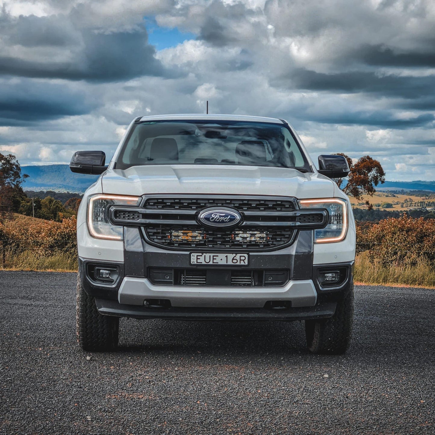 Ford Next-Gen Ranger Platinum Light Bar Behind Grille Kit