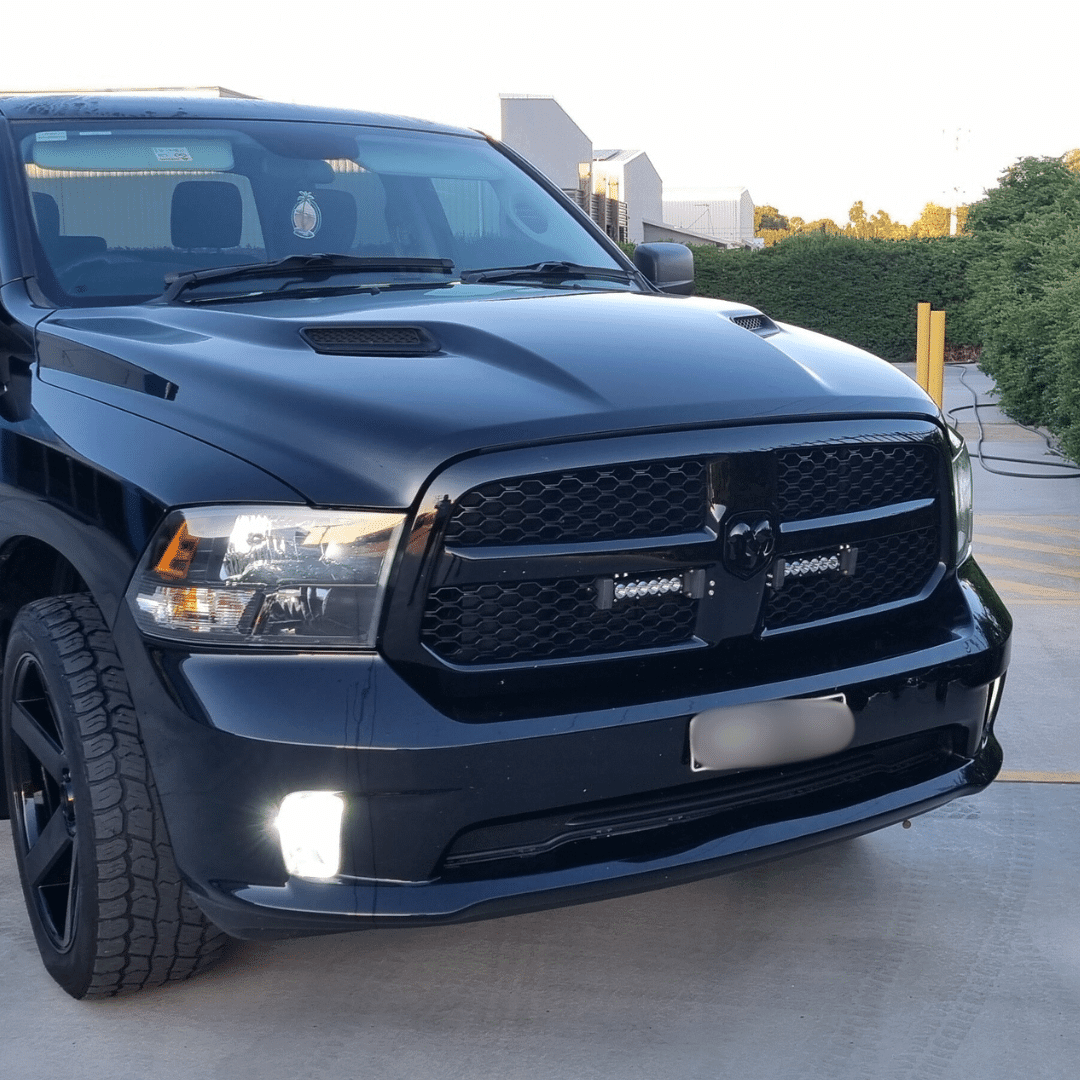 Ram 1500 DS Express 2018 – 2023 in Grille Integration Light Bar Kit