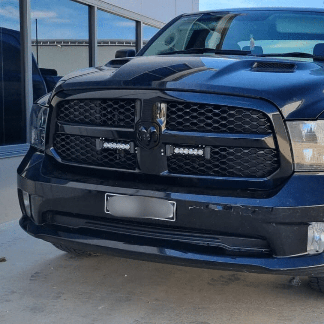 Ram 1500 DS Express 2018 – 2023 in Grille Integration Light Bar Kit